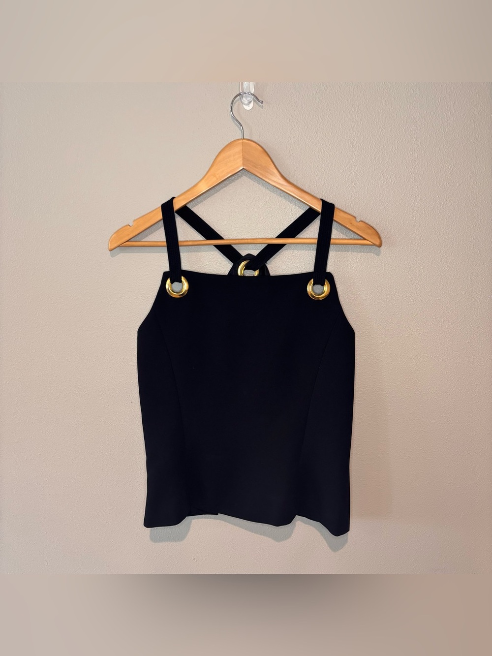 VINTAGE DONNA MORGAN Black Sleeveless Blouse with Gold Accents Size 6‎